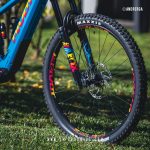 Pivot Shuttle AM 2023 - DT Swiss EB 1935 2020 - Fox 36 Performance 2021 - Fox Float X Performance EVOL 2022 - Gloss Gradient Yellow-Red-Magenta graphics with black background