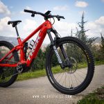 Trek Rail Gen 4 2022 - RockShox ZEB Ultimate AXS 2023 - RockShox Super Deluxe Ultimate Thru Shaft - Gloss Holographic Chrome graphics wi